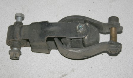 Motor kitámasztó